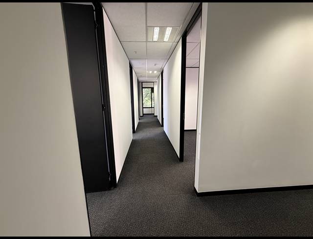 224M² OFFICE TO LET IN PARKTOWN